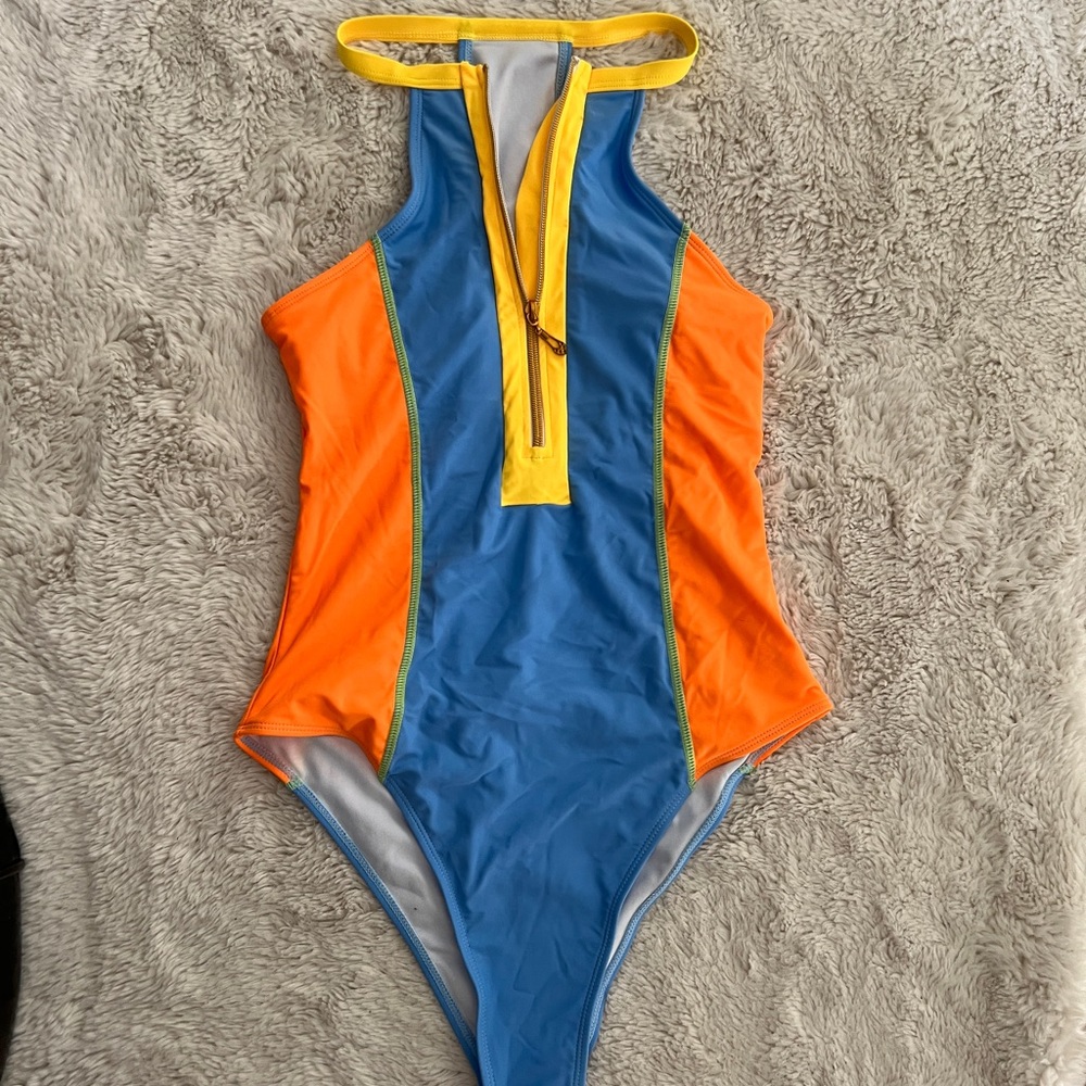 High-neck bright one piece swimsuit